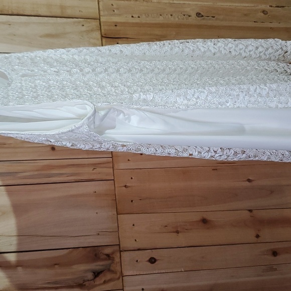 Beautiful Lily Morgan tunic. Lace panel covers top. - Picture 5 of 7